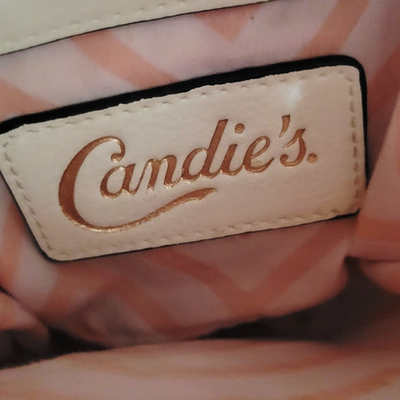 Candie's White Crossbody Bag with Colorful Tassel - Picture 4 of 6